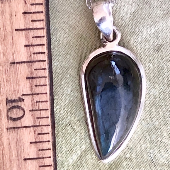 Small Simple Labradorite Sterling Drop Pendant - Picture 1 of 5